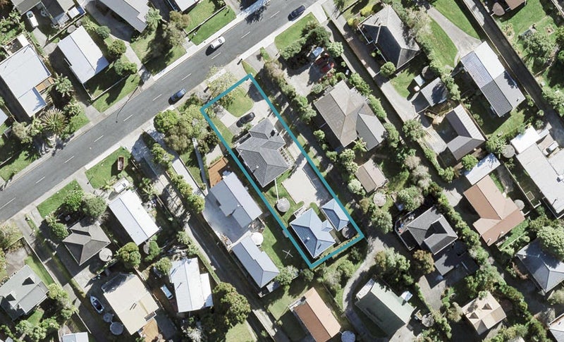 30 Brian Crescent, Stanmore Bay, Whangaparaoa - Carousel 1