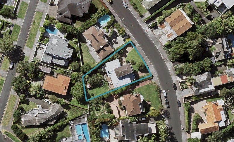 32 Paritai Drive, Orakei, Auckland - Carousel 1
