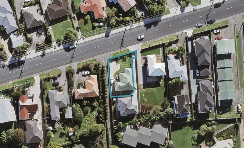 73 Pupuke Road, Northcote, Auckland - Carousel 1