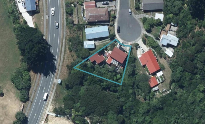 14 Bobstay Lane, Whitby, Porirua - Carousel 1