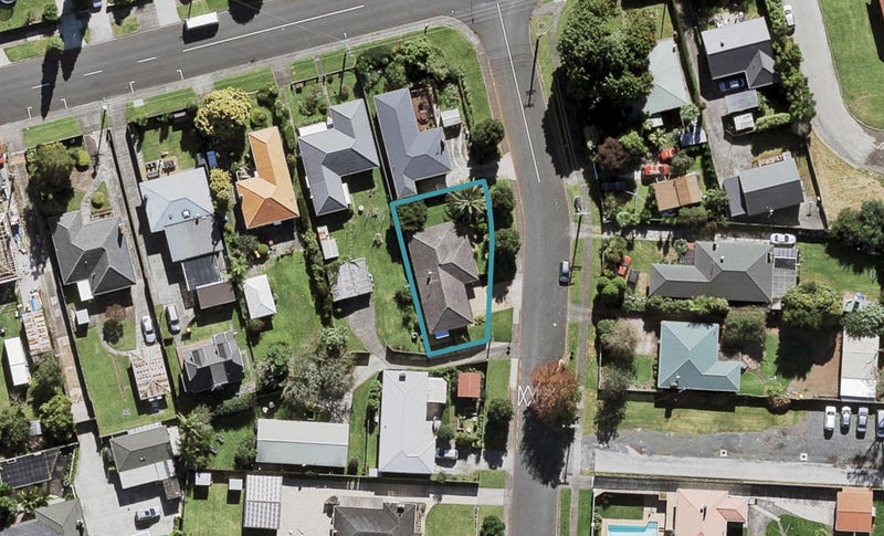 24 Peachgrove Road, Te Atatu Peninsula, Auckland - Carousel 1
