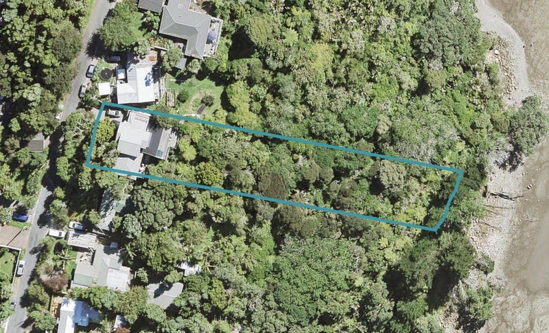 74 Kauri Point Road, Laingholm, Auckland - Carousel 1