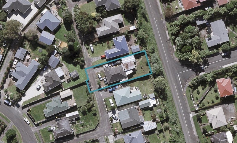 4 Barry Lane, Ferndale, New Plymouth - Carousel 1