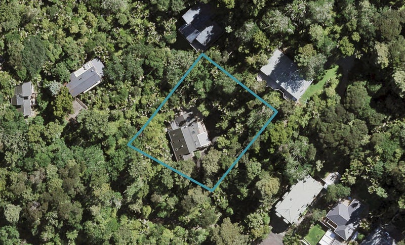 6 Valley Road, Titirangi, Auckland - Carousel 1
