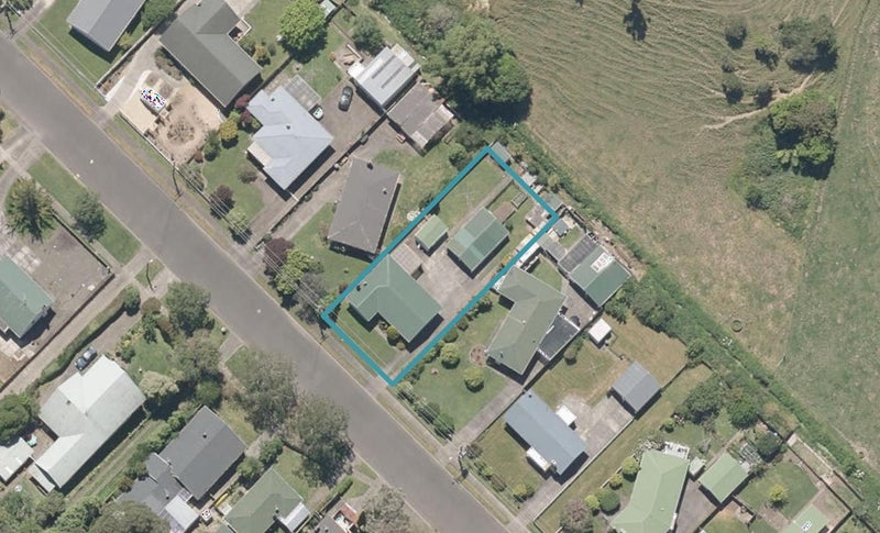 15 Turoa Road, Whanganui East, Whanganui - Carousel 1