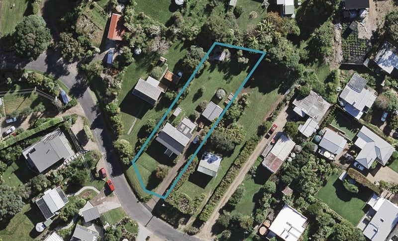 16 Matai Road, Oneroa, Waiheke Island - Carousel 1