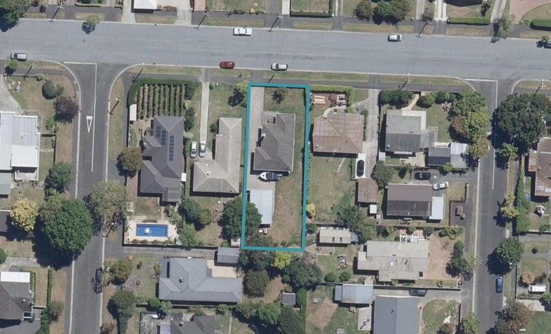 24 East Street, Claudelands, Hamilton - Carousel 1