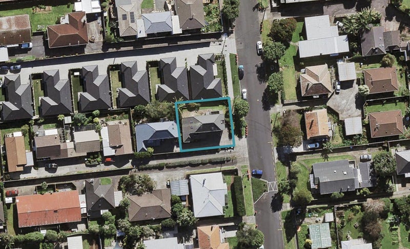 1/134 Selwyn Street, Onehunga, Auckland - Carousel 1