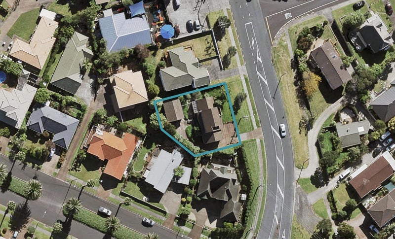 64 Sunset Road, Unsworth Heights, Auckland - Carousel 1