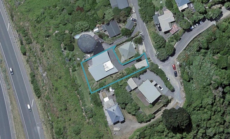 9B Malvern Road, Ngauranga, Wellington - Carousel 1
