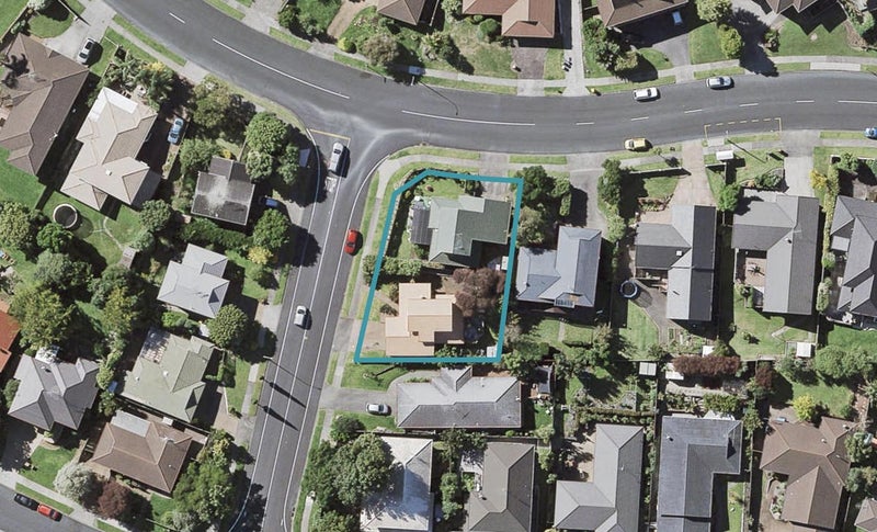 2/38 Lexington Drive, Botany Downs, Auckland - Carousel 1