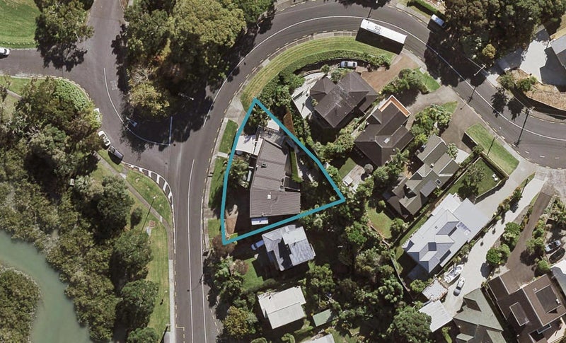 1/13 Sylvan Avenue, Northcote, Auckland - Carousel 1