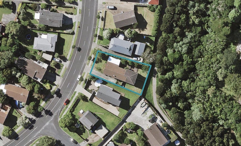 35 Gosford Drive, Botany Downs, Auckland - Carousel 1