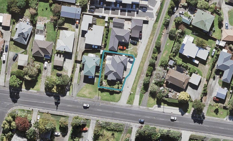 84 Triangle Road, Massey, Auckland - Carousel 1