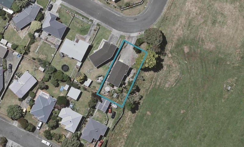 9 Robert Mckeen Street, Otaki Beach, Otaki - Carousel 1
