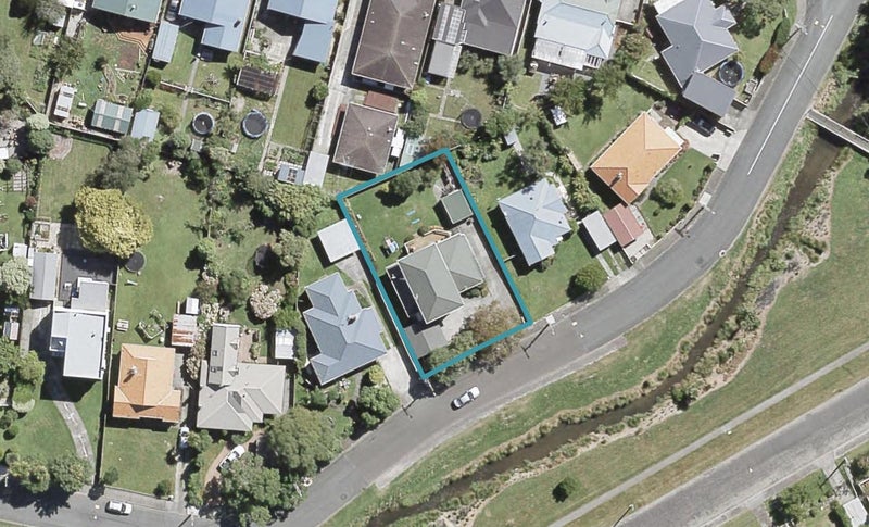 329 Riverside Drive, Waterloo, Lower Hutt - Carousel 1