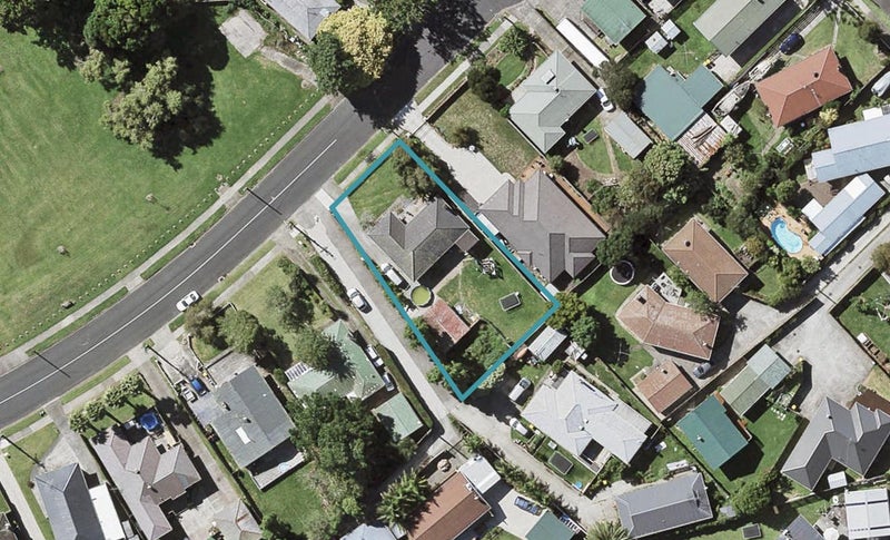 18 Tiraumea Drive, Pakuranga, Auckland - Carousel 1