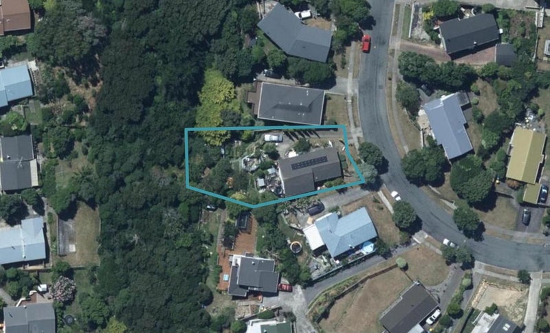72 Mercury Way, Whitby, Porirua - Carousel 1