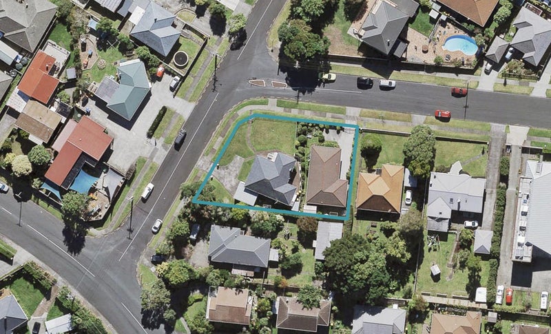 1/1 Elcoat Avenue, Henderson, Auckland - Carousel 1