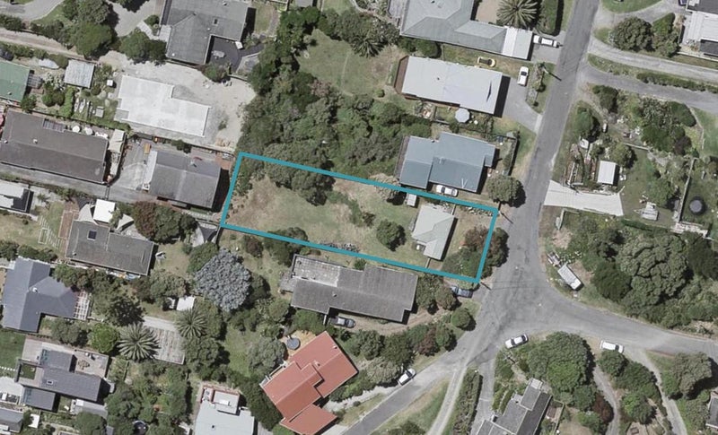 18 Mckenzie Avenue, Raumati South, Paraparaumu - Carousel 1