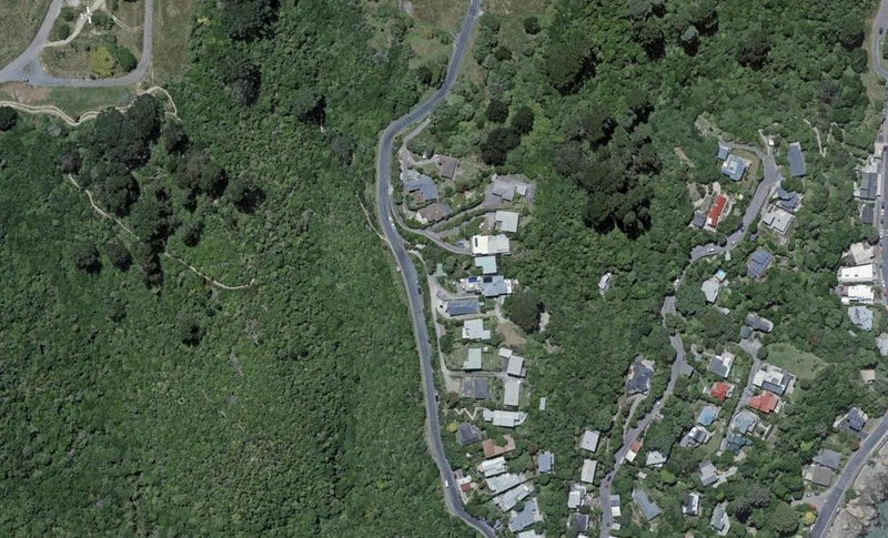 196 Nevay Road, Karaka Bays, Wellington - Carousel 1