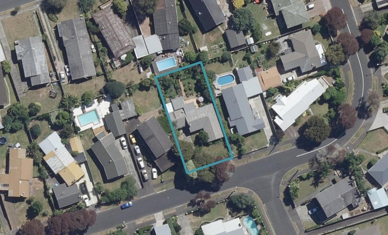 41 Pulham Crescent, Queenwood, Hamilton - Carousel 1