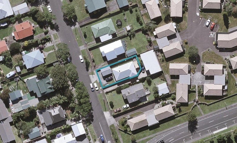11 Arawa Street, Welbourn, New Plymouth - Carousel 1