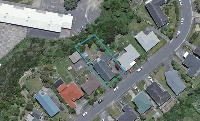 28 Bancroft Terrace, Newlands, Wellington - Carousel 1