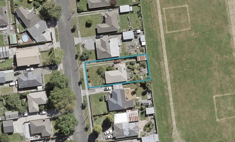 16 Clyma Street, Elderslea, Upper Hutt - Carousel 1