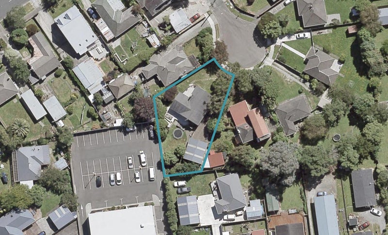 6 Huia Grove, Elderslea, Upper Hutt - Carousel 1