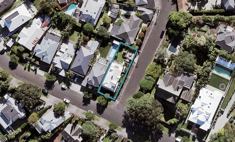 54 Marine Parade, Herne Bay, Auckland - Carousel 1