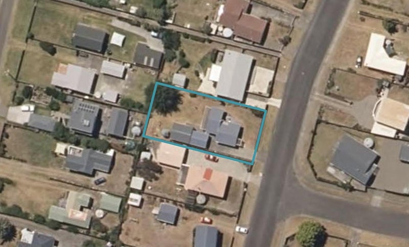 61 Kahukura Avenue, Waitārere Beach, Levin - Carousel 1