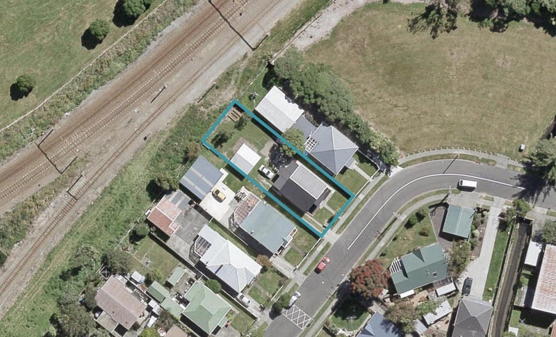 51 Awamutu Grove, Waiwhetu, Lower Hutt - Carousel 1