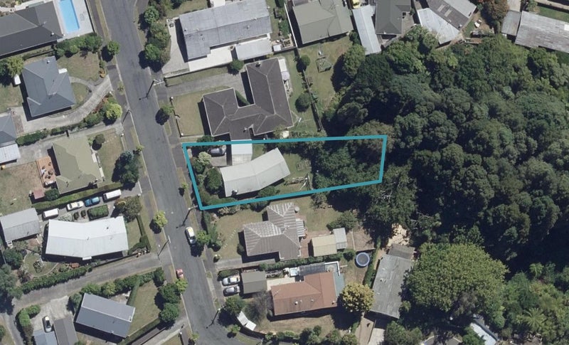 51 Berkley Avenue, Hillcrest, Hamilton - Carousel 1