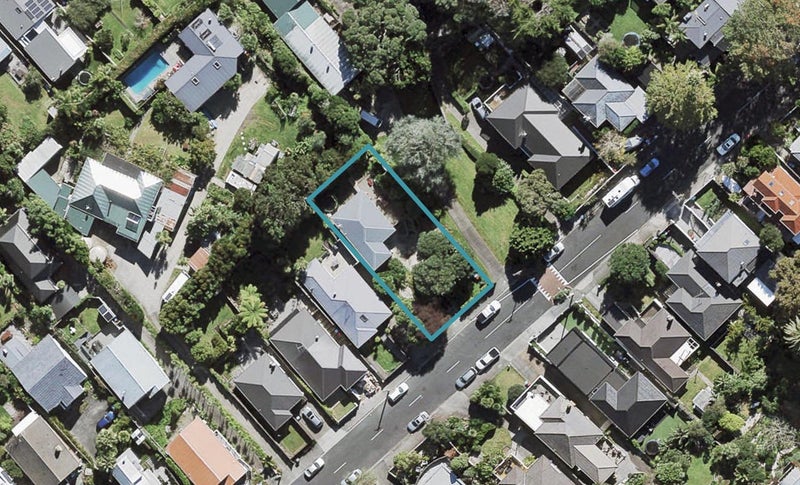11 Larchwood Avenue, Westmere, Auckland - Carousel 1