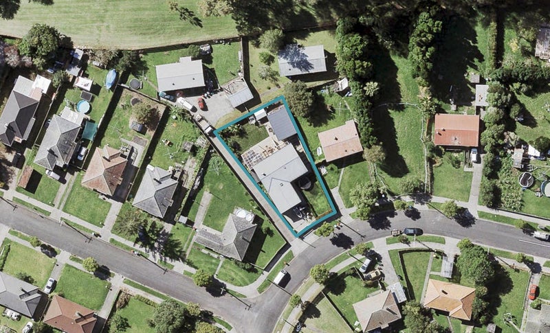 9 Chiltern Crescent, Glen Innes, Auckland - Carousel 1