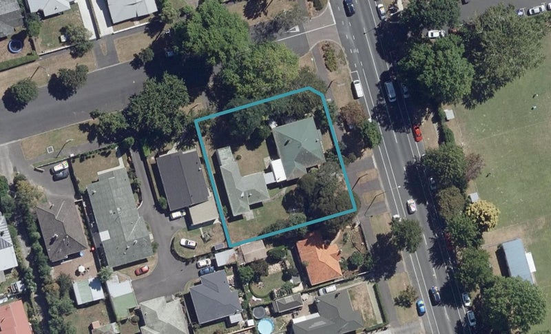 111 Galloway Street, Hamilton East, Hamilton - Carousel 1
