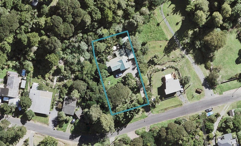 16 Western Road, Laingholm, Auckland - Carousel 1