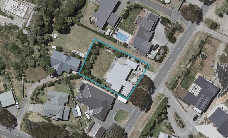 32 Paetawa Road, Peka Peka, Waikanae - Carousel 1