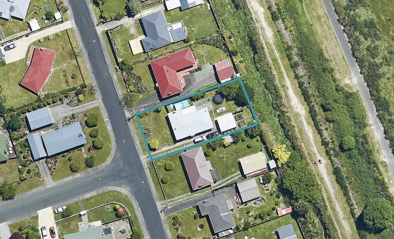 9 Logan Street, Fairy Springs, Rotorua - Carousel 1