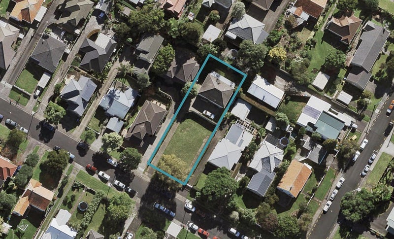 28 Ferguson Avenue, Greenlane, Auckland - Carousel 1