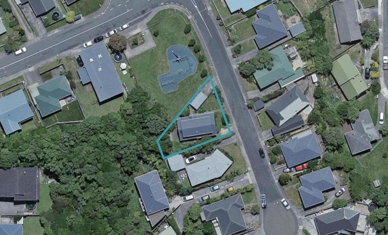 4 Lenox Grove, Johnsonville, Wellington - Carousel 1