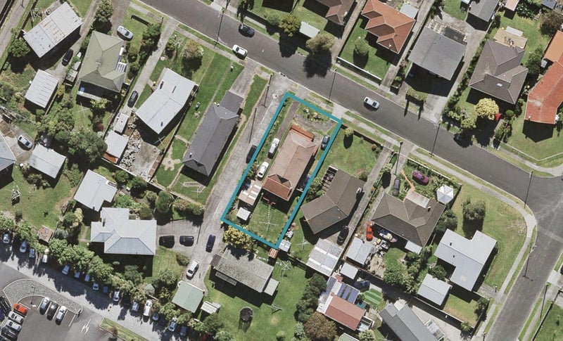 8 Michelle Place, Mangere, Auckland - Carousel 1