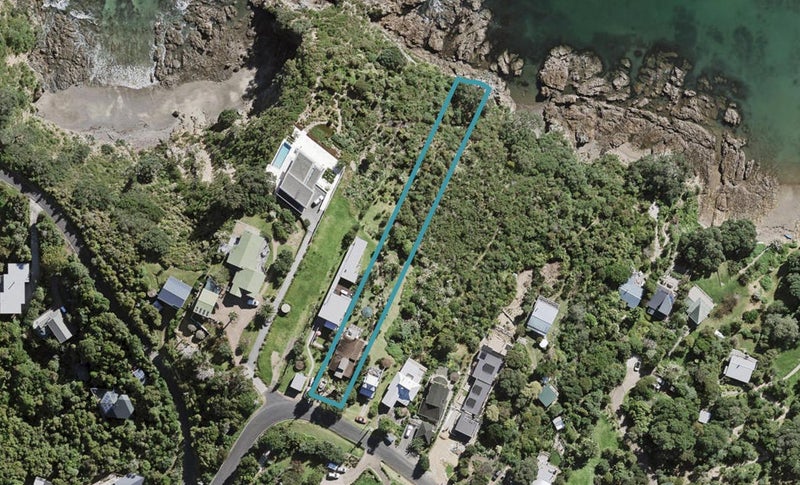 41 Queens Drive, Oneroa, Waiheke Island - Carousel 1