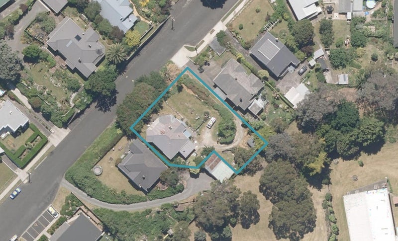 11 Tawa Street, Gonville, Whanganui - Carousel 1