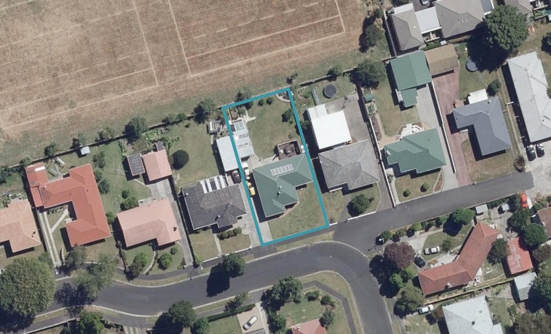 25 Scott Avenue, Hamilton East, Hamilton - Carousel 1