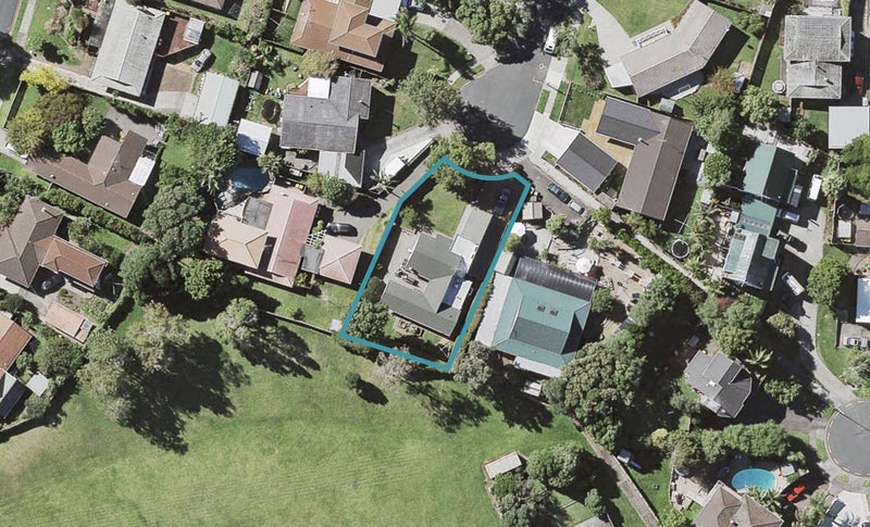 19 Maroubra Place, Botany Downs, Auckland - Carousel 1