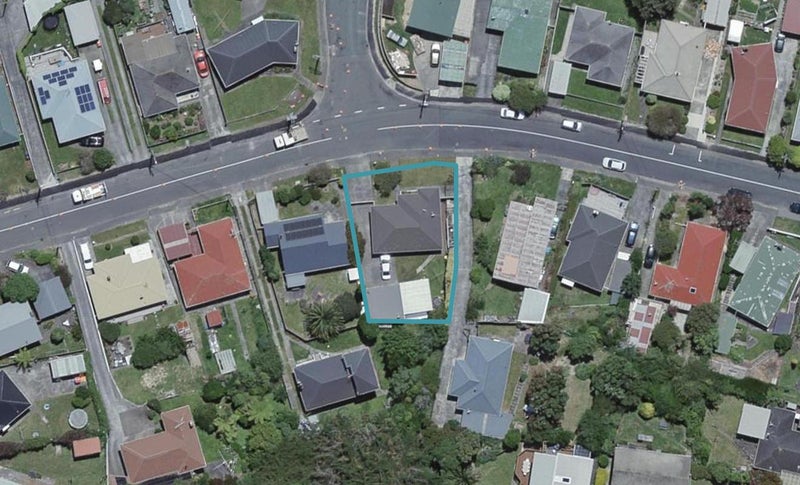 32 Beazley Avenue, Paparangi, Wellington - Carousel 1