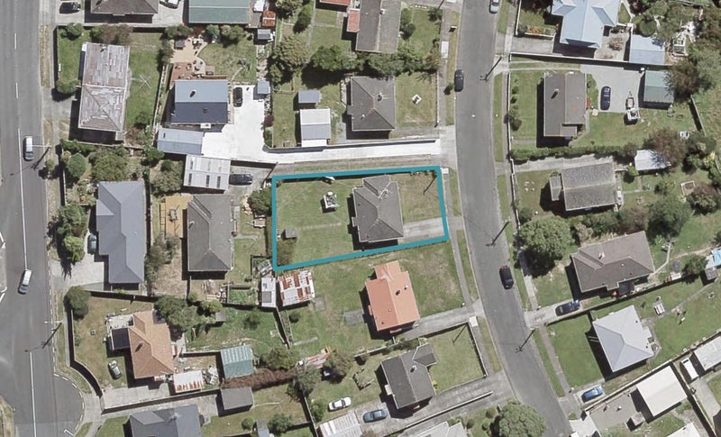 7 Lockwood Crescent, Taita, Lower Hutt - Carousel 1