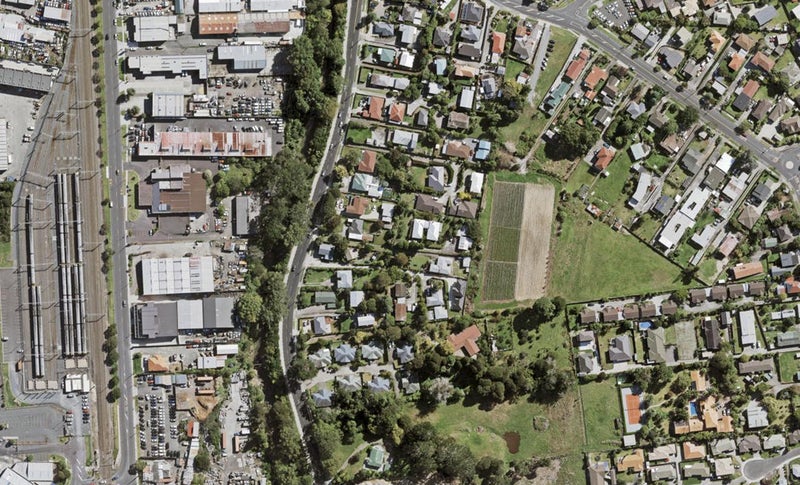 26 Millbrook Road, Henderson, Auckland - Carousel 1